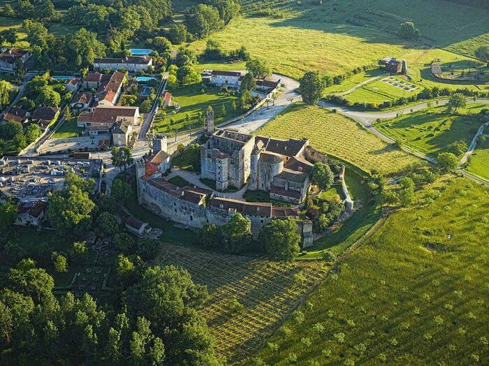 Une escapade médiévale dans lune des plus petites cités fortifiées de