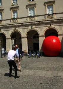 Red Ball Rennes Making of à la fraise. Photo : Nat Anita Carmen