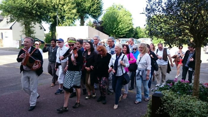 Les chercheurs de l'ICTM invités à Peillac ont eu un aperçu de l'ambiance d'une veillée chantée. 