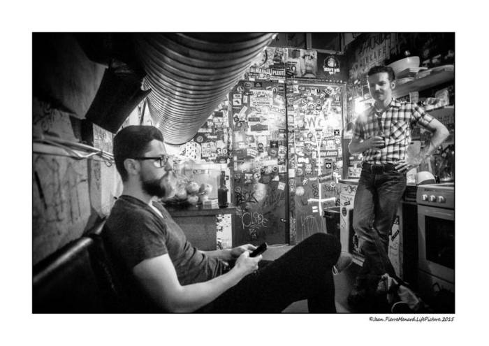 LE DUO FOLK RONAN K SORT FROM GREY