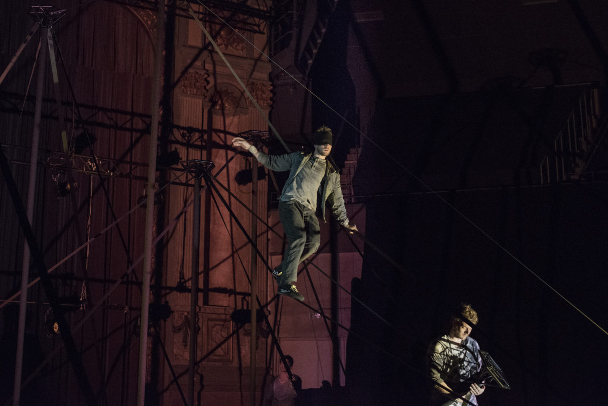 collectif sous le manteau monstro