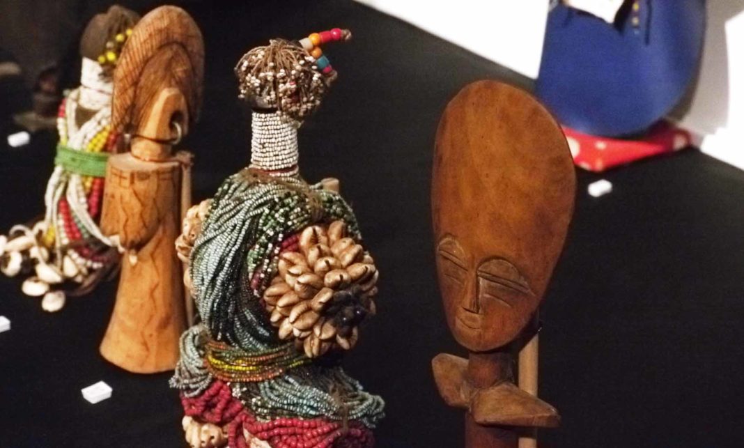 expo poupées vitré