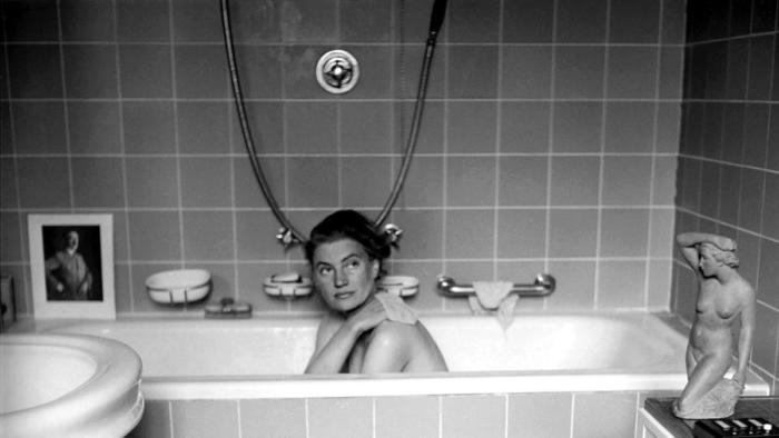 LEE MILLER