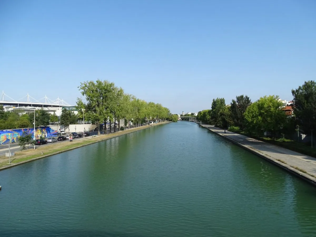 Balade urbaine Aubervilliers Internationale lettriste