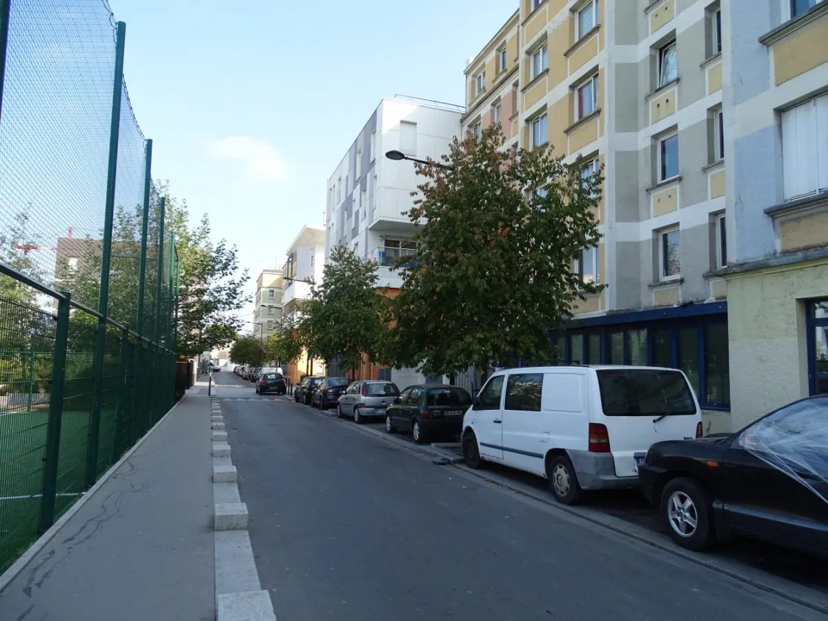 Balade urbaine Aubervilliers Internationale lettriste