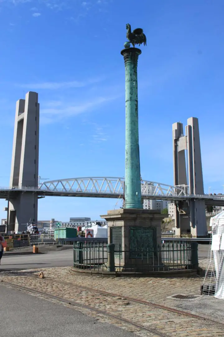 Monument La Consulaire canon port de Brest 