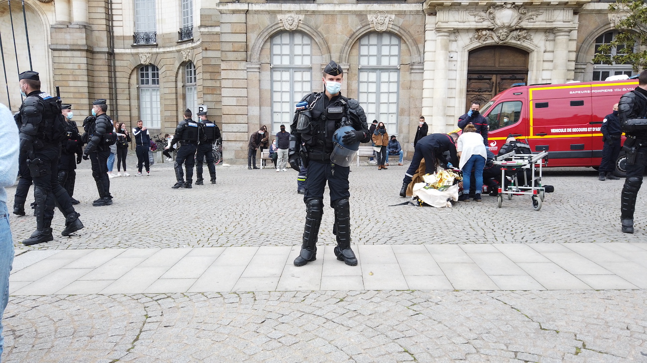 RENNES mairie bagarre