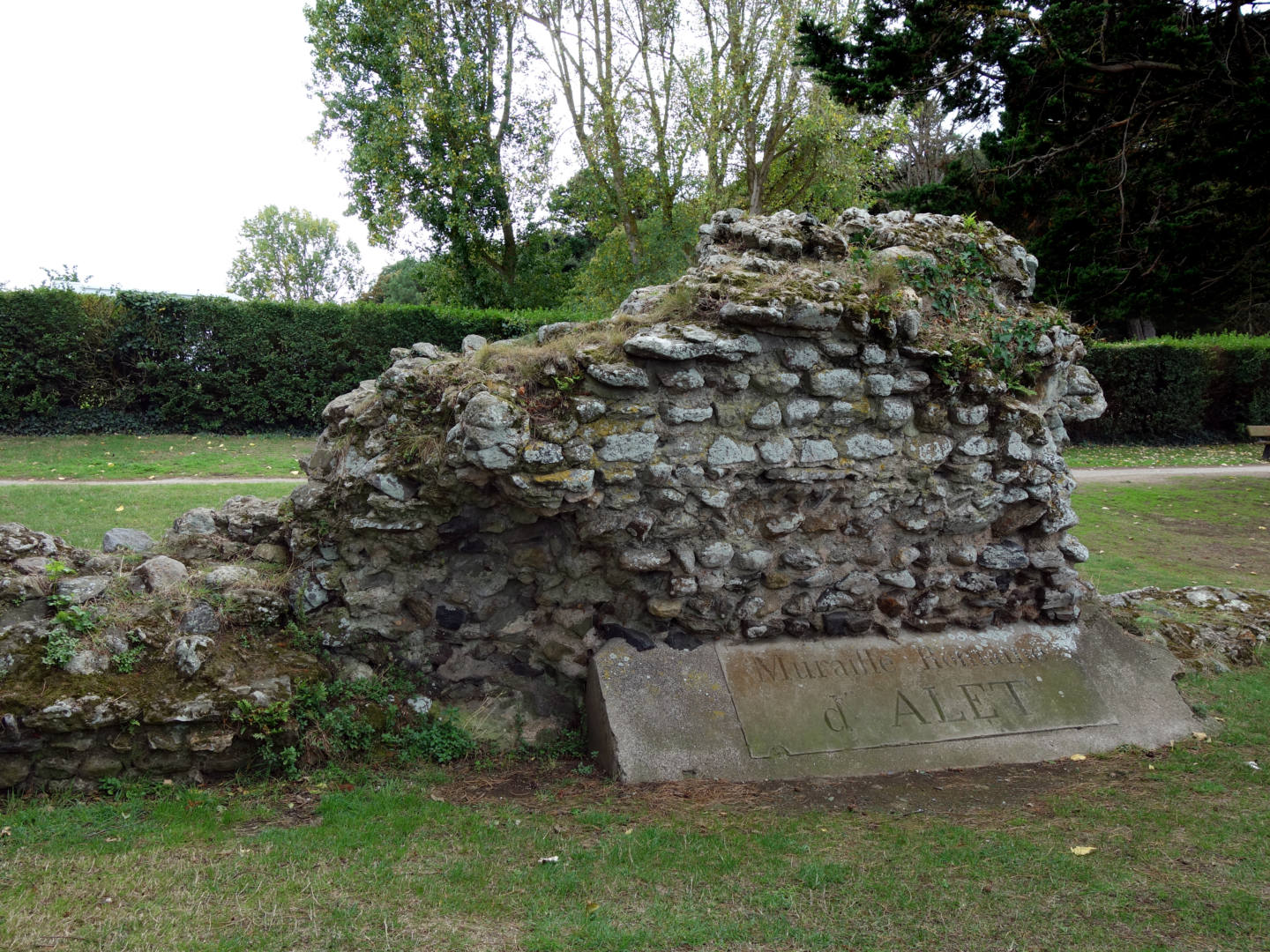 Cité d'Alet fortifications romaines