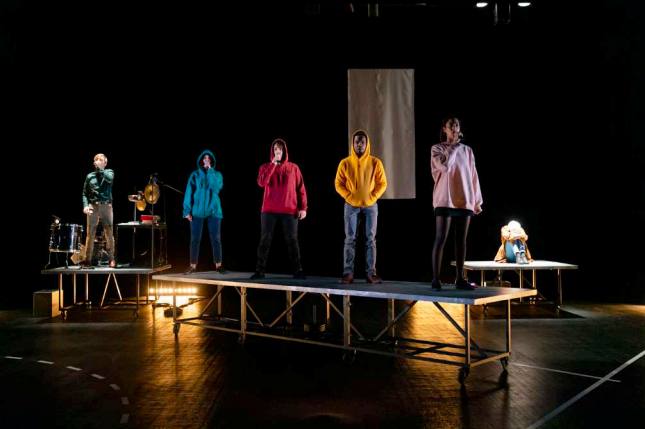 akila le tissu d'antigone