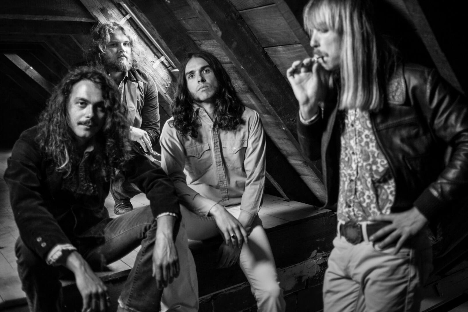 komodor, nasty habits