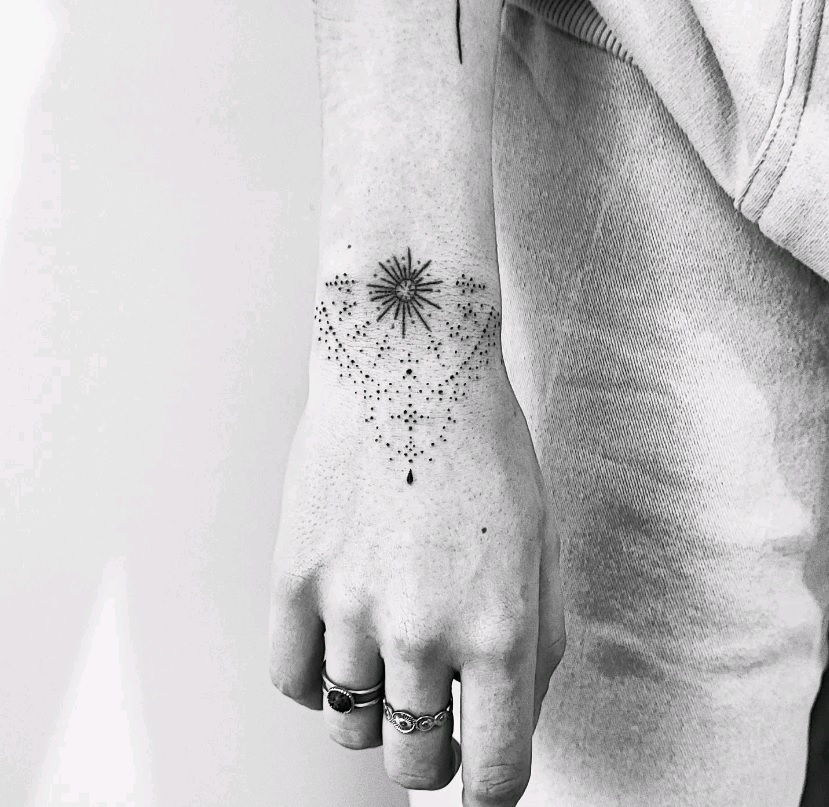 tatouage rennes adastra