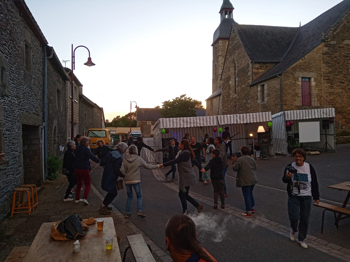 ça bouge à guillac le café de la forge