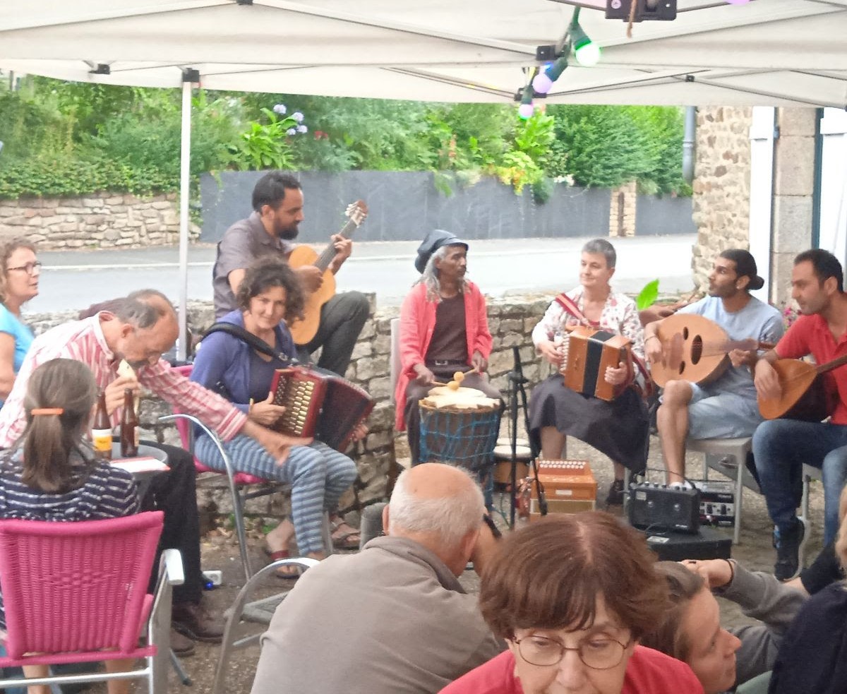 ça bouge à guillac le café de la forge