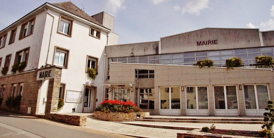 le mois de mars mois du Gallo à Sérent avec mairie et Radio Plum'FM