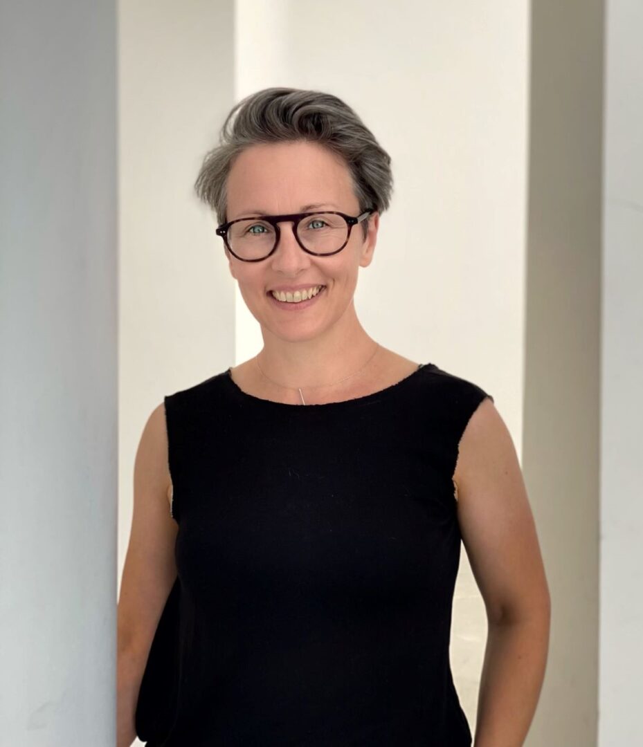 Et de se tenir la main