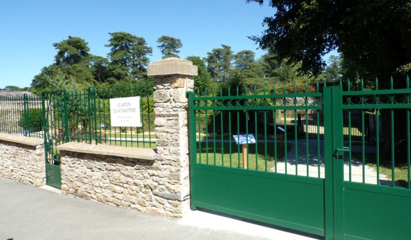 Jardin du monastère - soeur Yvonne-Aimée - Malestroit 
