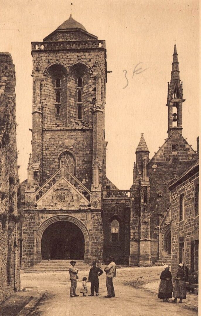 Locronan, son patrimoine et sa fête médiévale