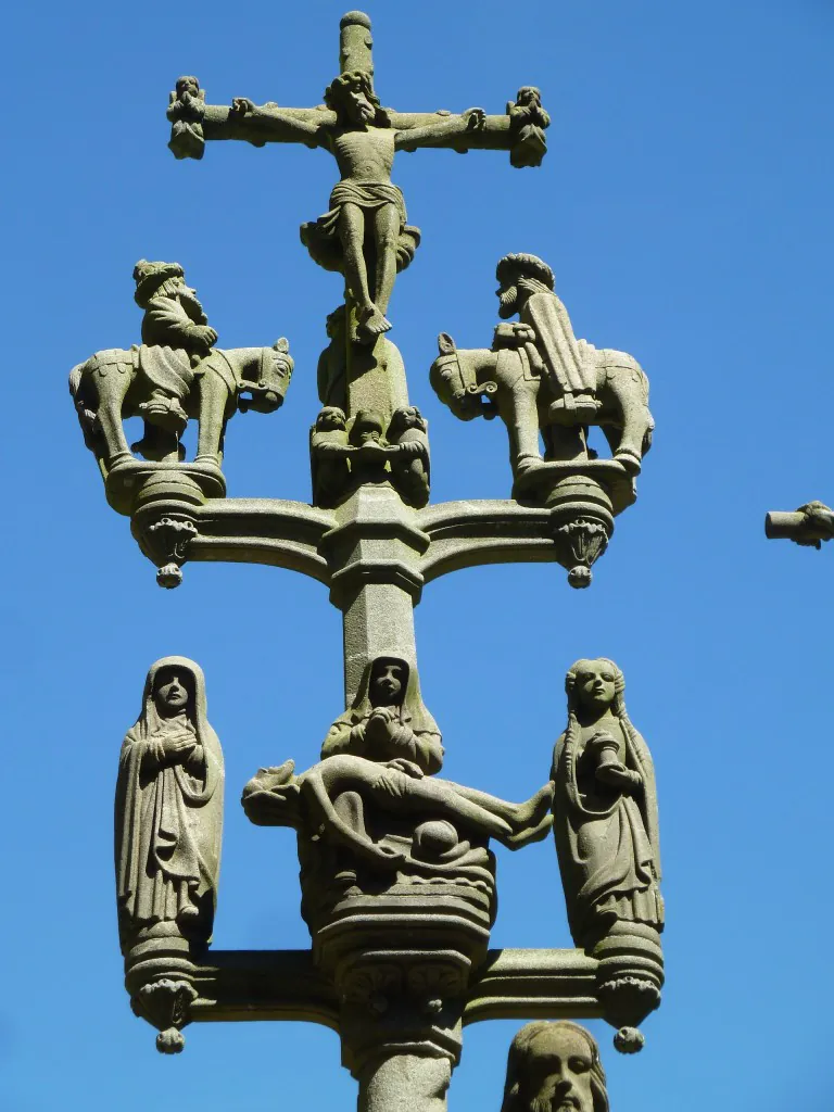 les calvaires monumentaux de Bretagne