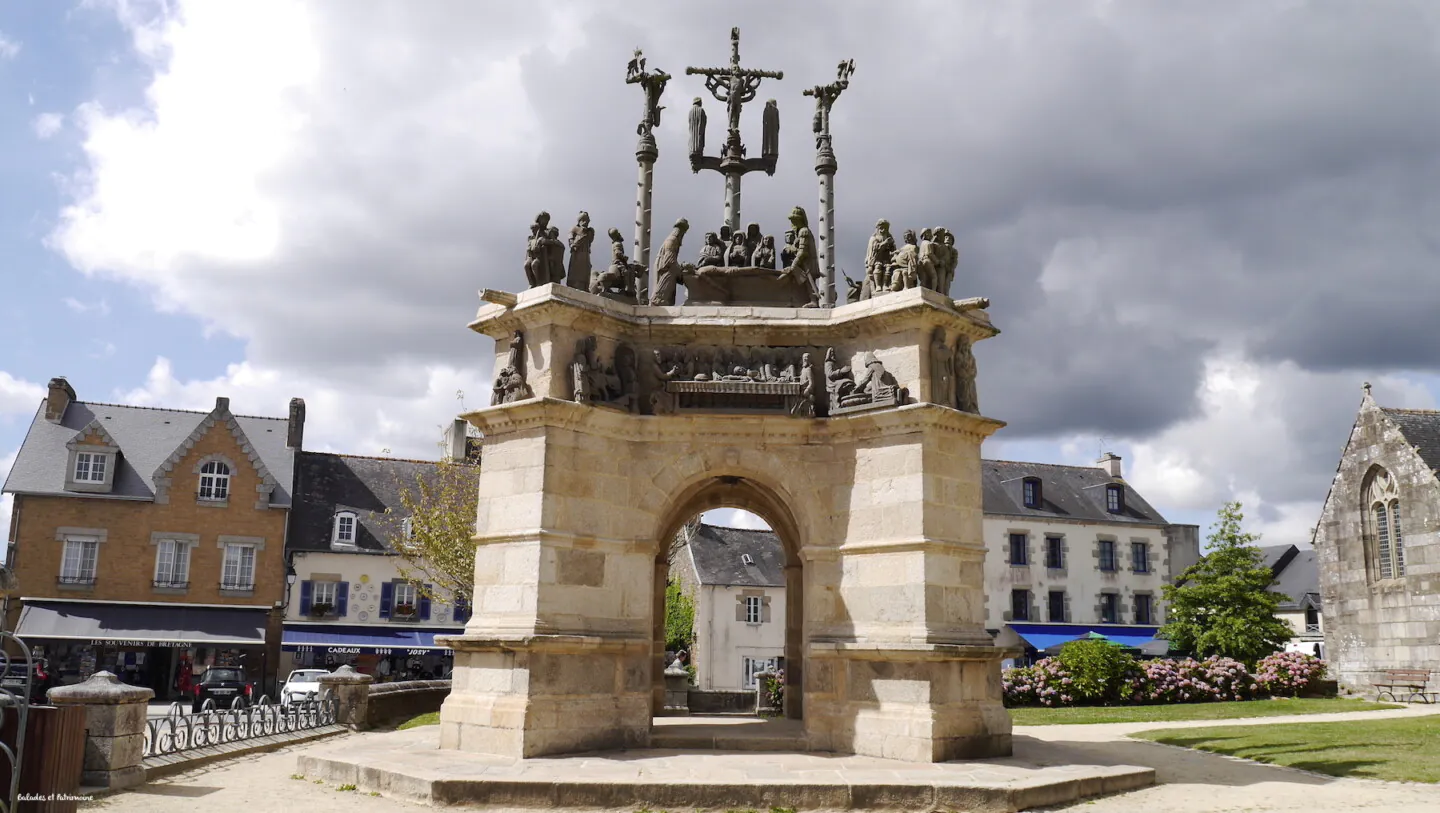  les calvaires monumentaux de Bretagne