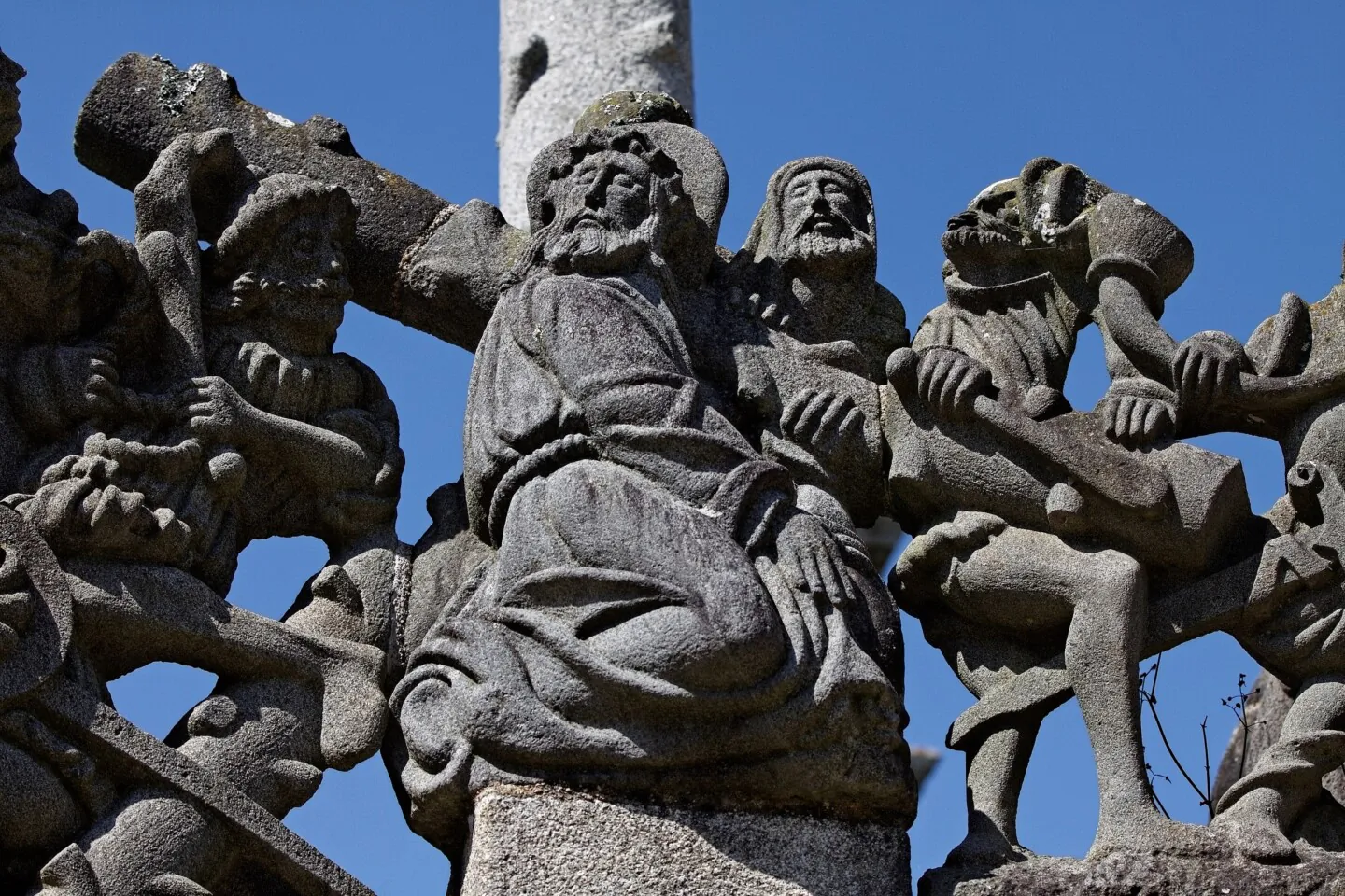 les calvaires monumentaux de bretagne