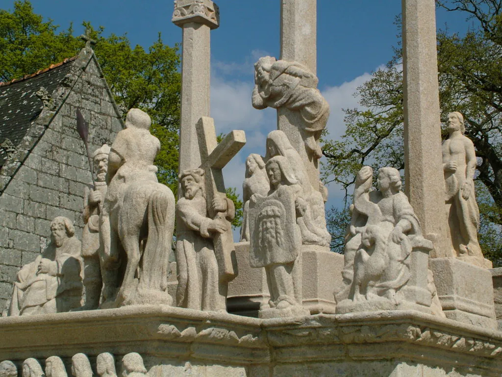 les calvaires monumentaux de Bretagne