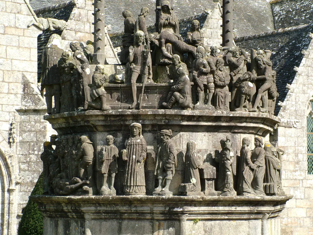 les calvaires monumentaux de Bretagne