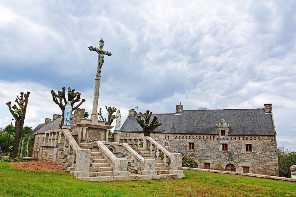 les calvaires monumentaux de Bretagne