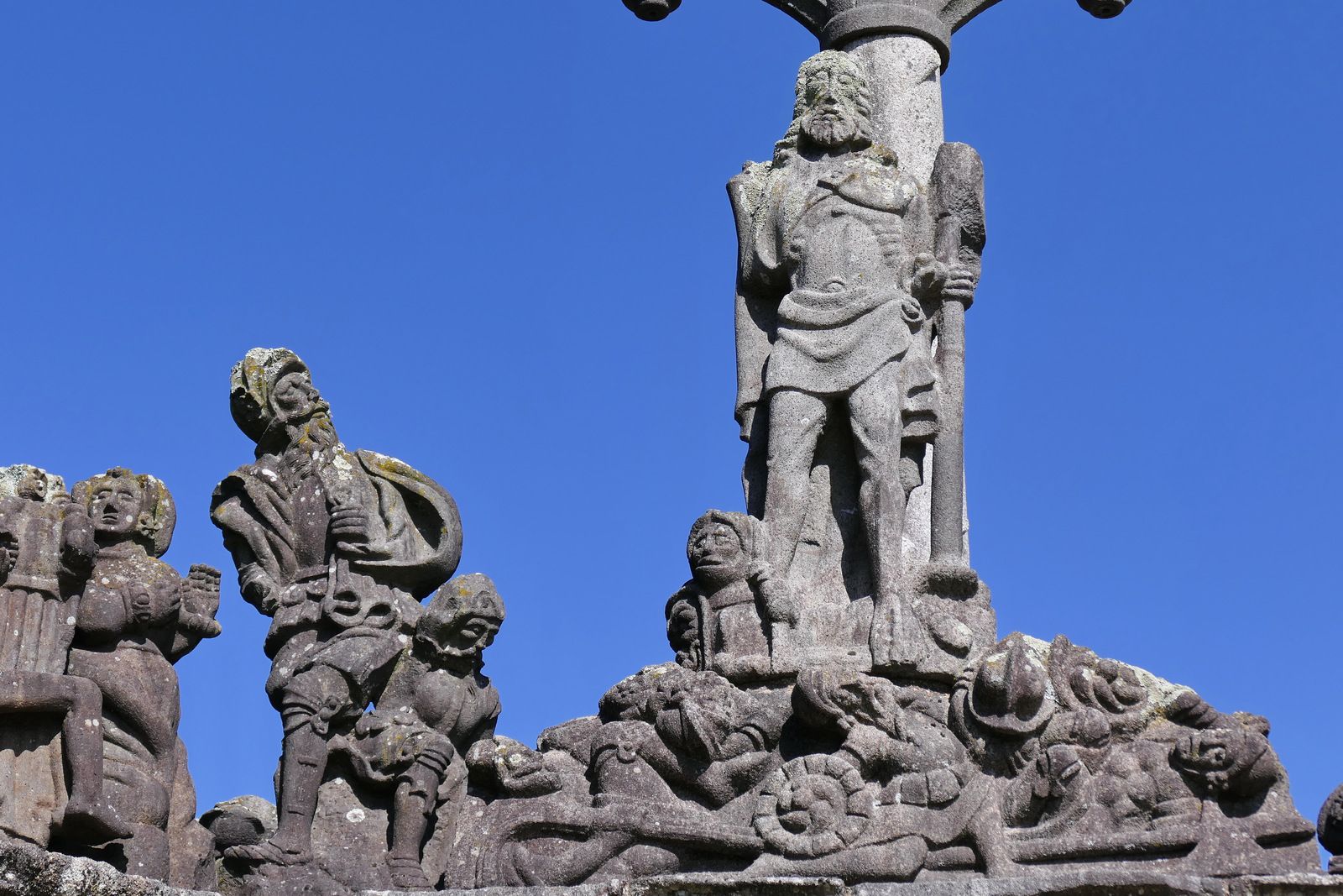 les calvaires monumentaux de bretagne