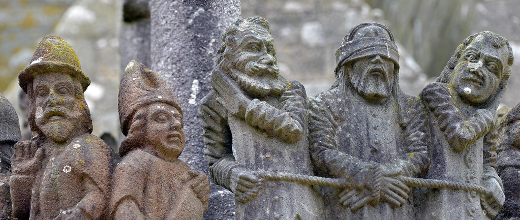 Les calvaires monumentaux de Bretagne.