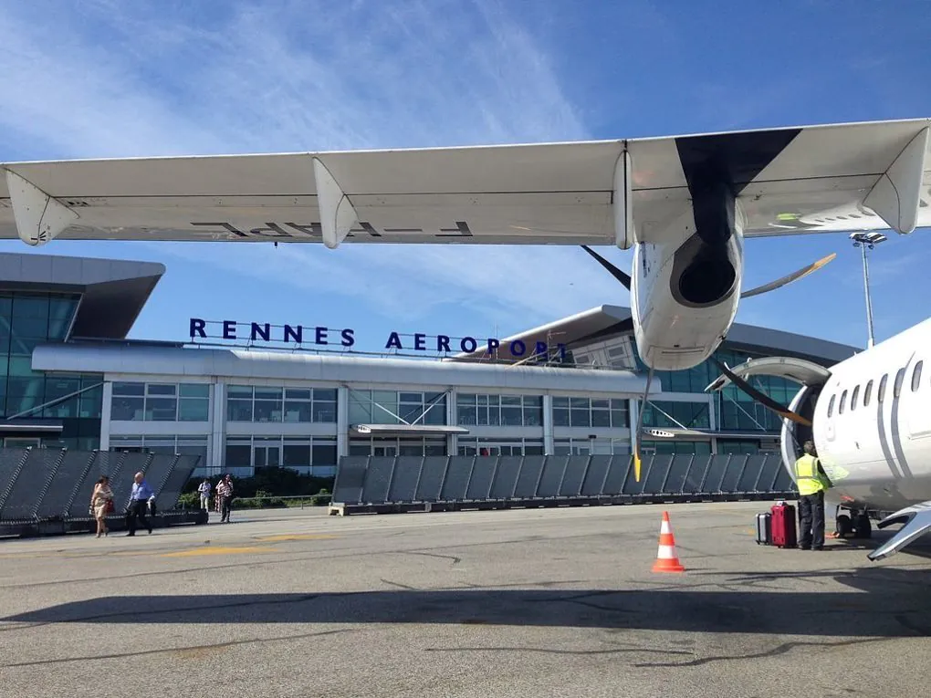 Aéroport Rennes Bretagne, vols low cost, vers l’infini et au-delà ?