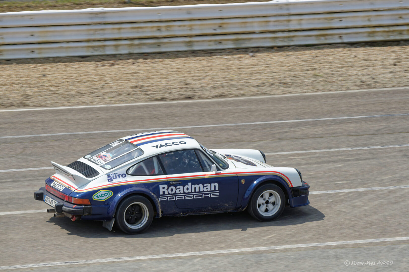 Le pilote Christian Lefeuvre (F) sur Porsche 911 SC RS - 2 roues motrices n° 67 - année 1990