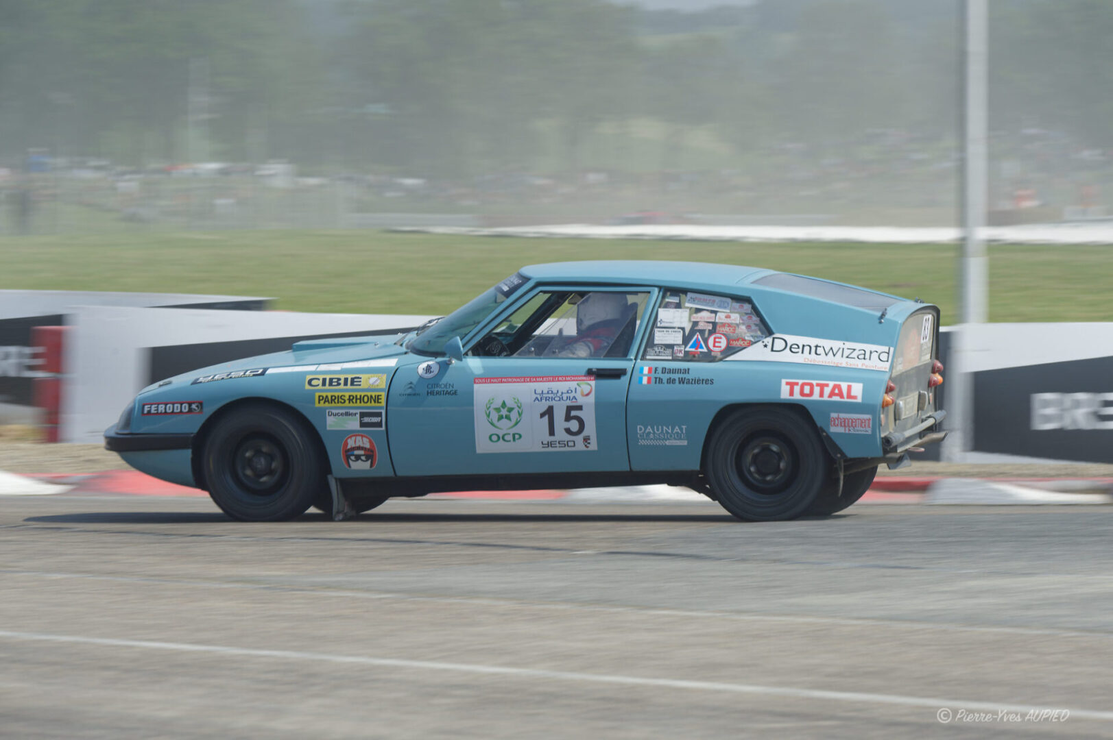 Le pilote Frédéric Daunat (F) sur Citroën SM - Rallye-Raid