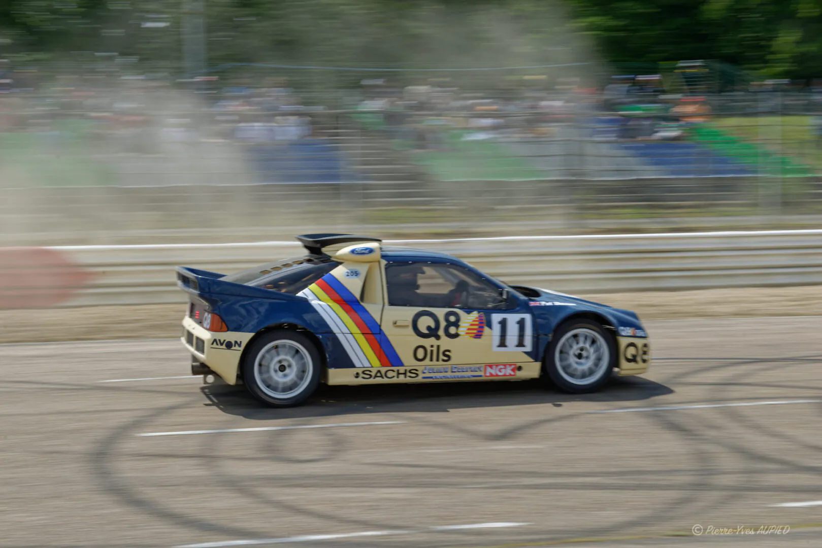 Le pilote Pat Doran (GB) sur Ford RS 200 Evo. 1 n°11 en catégorie 4 roues motrices année 1990