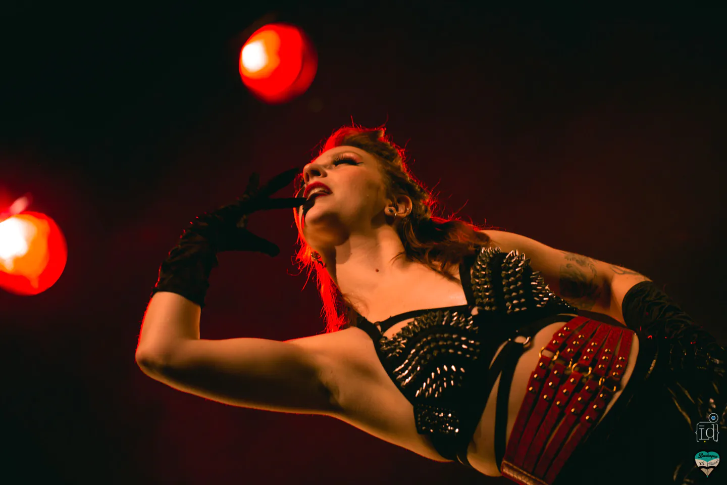 Burlesque et Vilain·es. L’effeuillage libère les corps