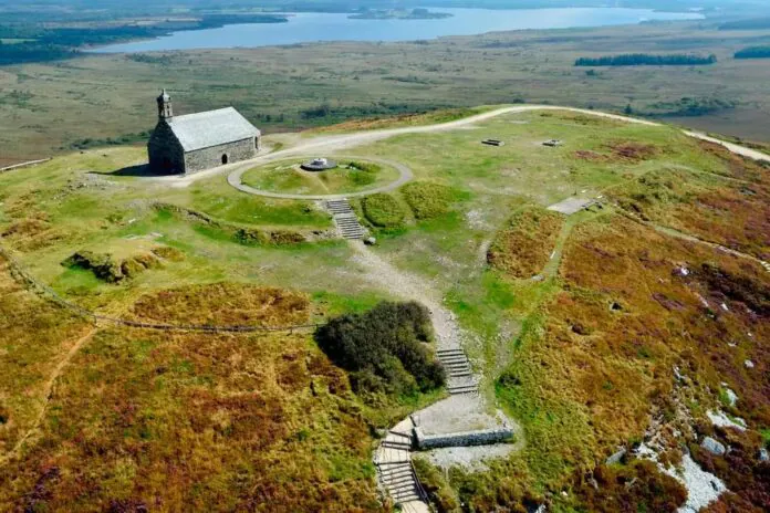 chapelle-saint-michel-monts-darree-bretagne