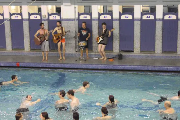 Le groupe rennais Expo se met à nu à la piscine Saint-Georges !