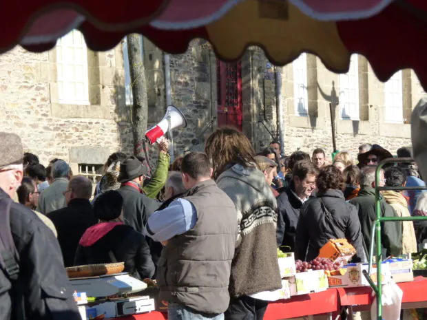 GLANAGE à Rennes, un spectre hante le consumérisme…