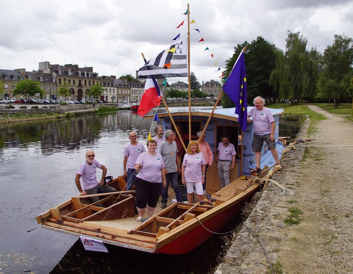 Pontivy. La Toue Cabanée de Halage et Attelage prête à naviguer le 22 juin 2023