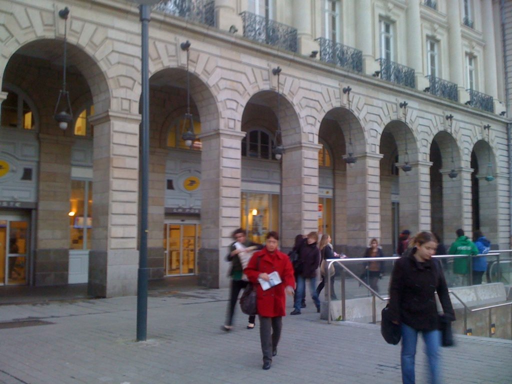 Galeries de La Poste, La mairie ne peut plus voir les dealers en peinture