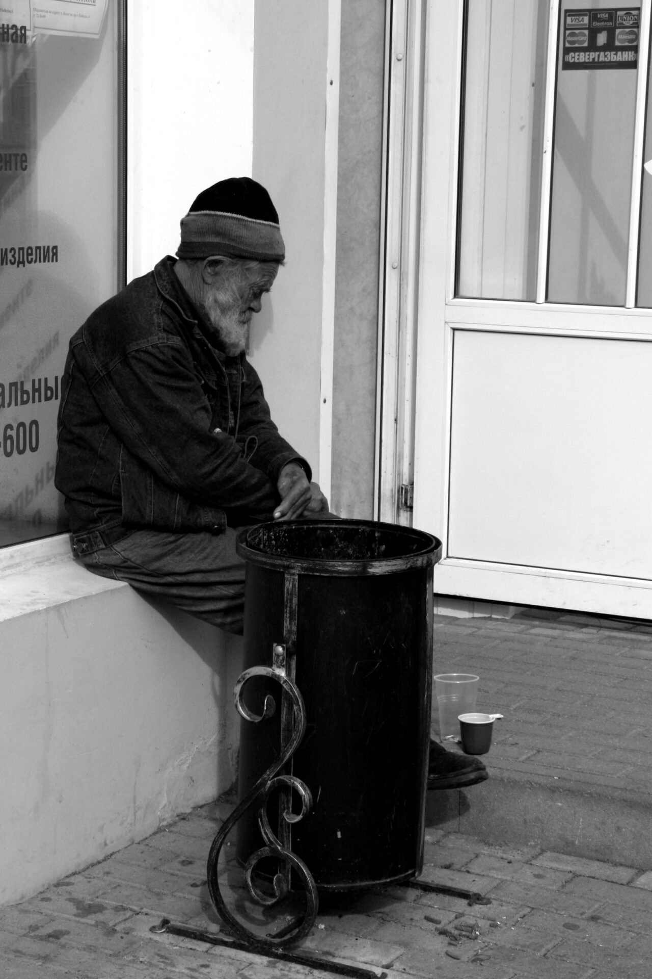 8 millions de personnes vivent avec moins de 954 euros par mois