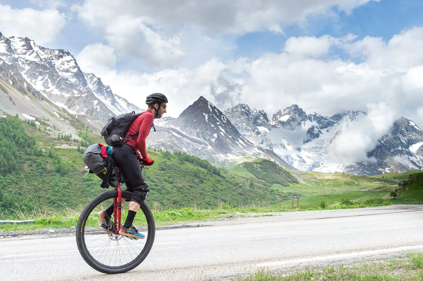 Simon Jan, le Rennais qui défie les Pyrénées à monocycle