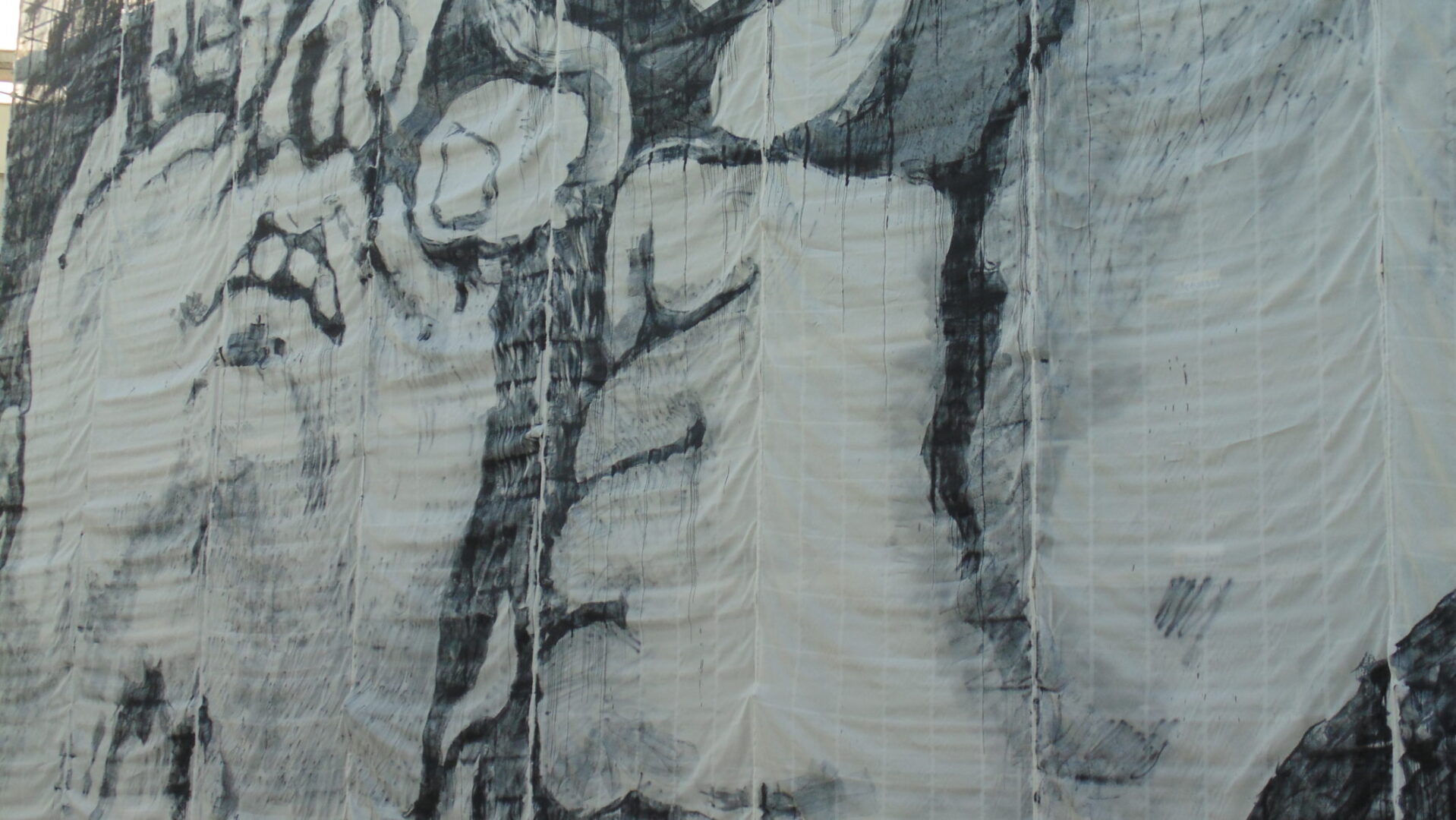 GRAFFEUR SURPRISE, VINCENT GLOWINSKI (AKA BONOM) DESSINE RENNES