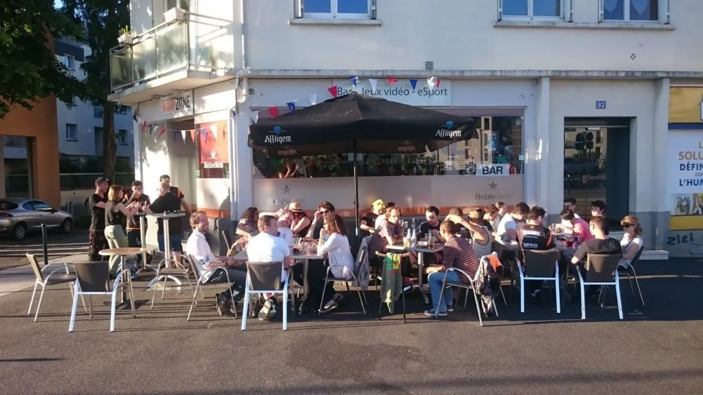 A Rennes WarpZone, un bar eSport unique en Bretagne !