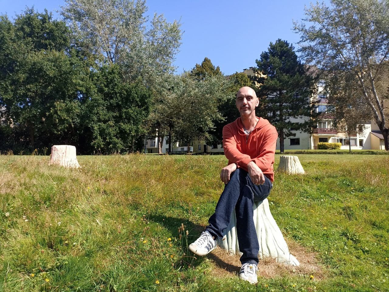 Rennes. Briac Leprêtre plante son installation devant l’école Jules Ferry