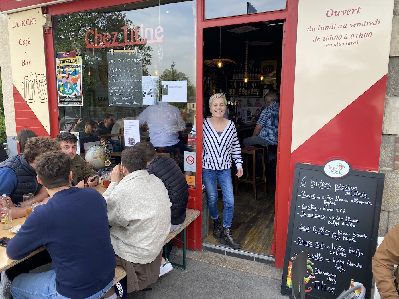 Rennes cafés. Chez Titine, les chatons boivent à la bolée