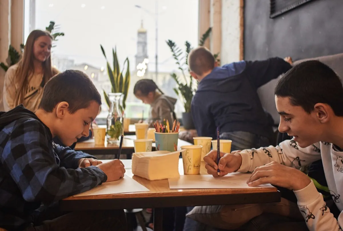 LES P’TITS TRUCS. UN CAFÉ PARENTS ENFANTS À RENNES