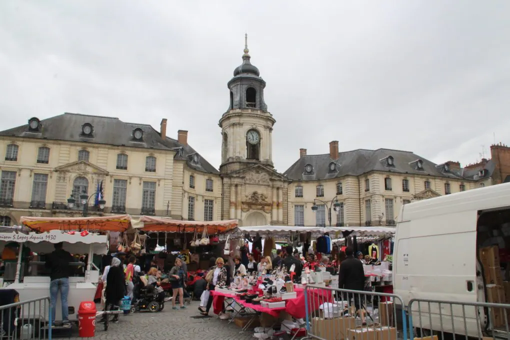 RENNES LOCAL. 100 SPOTS TVR OFFERTS AUX COMMERCANTS ET ARTISANS