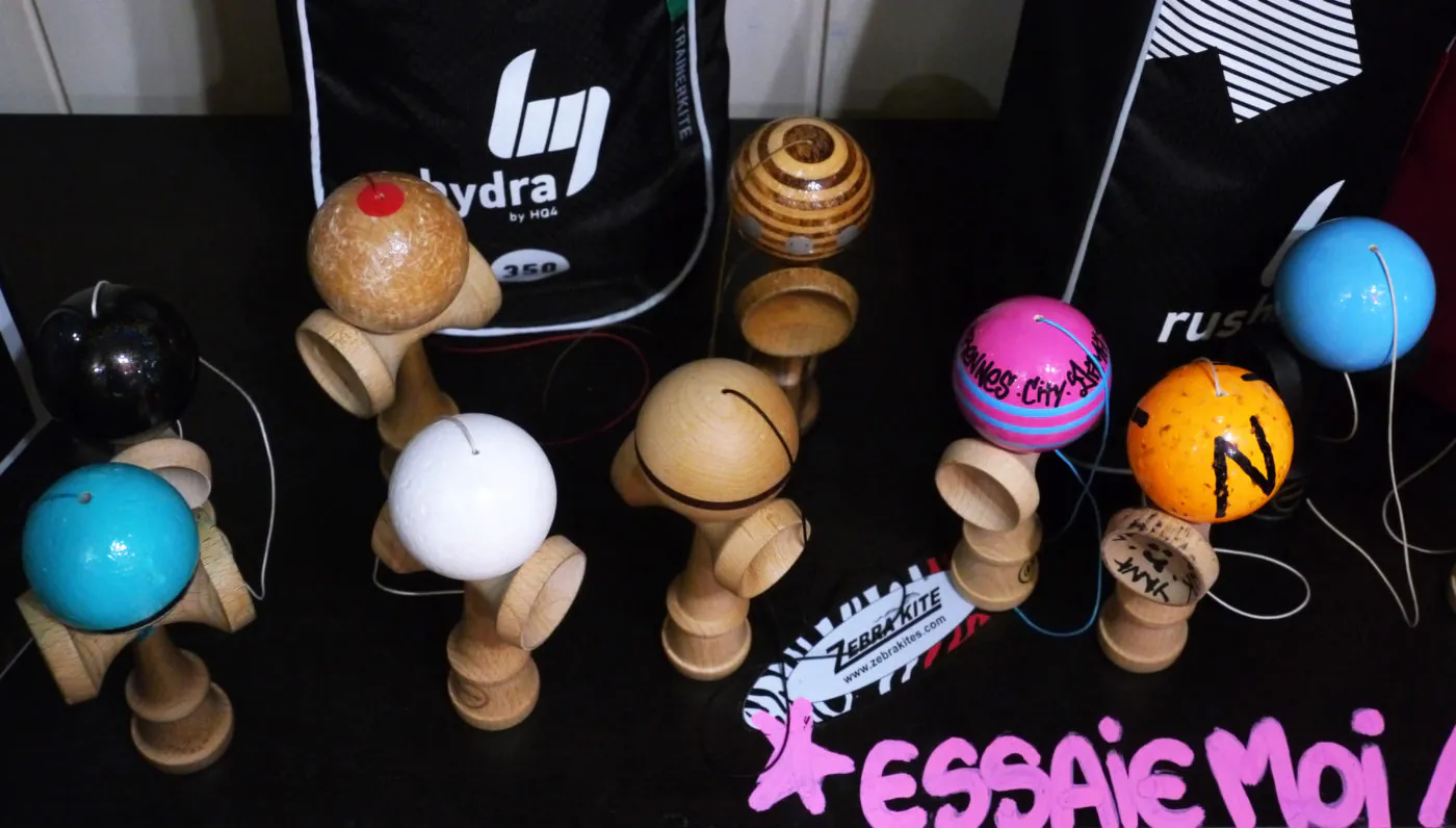 JEU. LE KENDAMA A LE VENT EN POUPE !