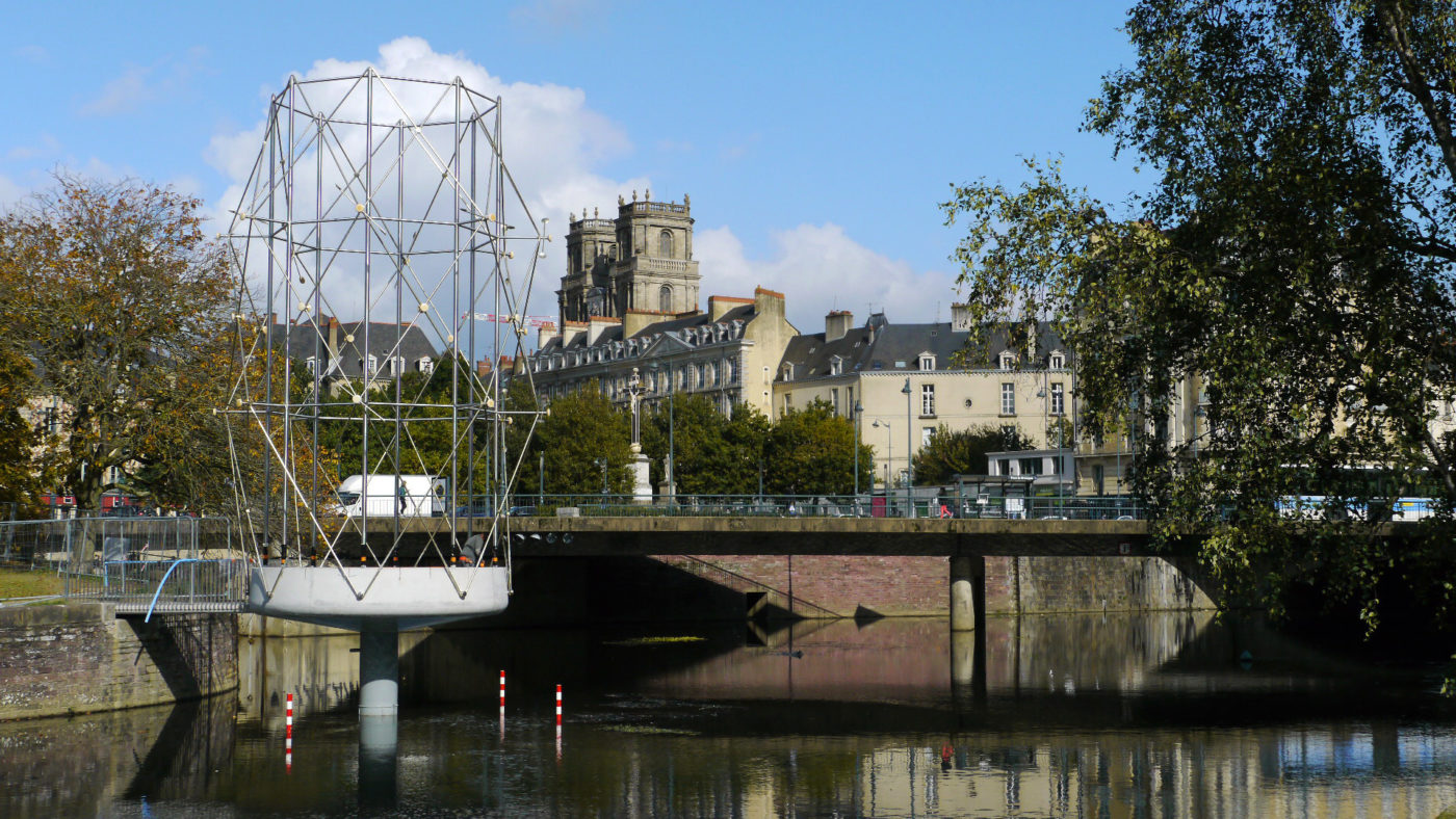 RENNES DESIGN. UN SEUL KIOSQUE BOUROULLEC SAUVÉ DES EAUX