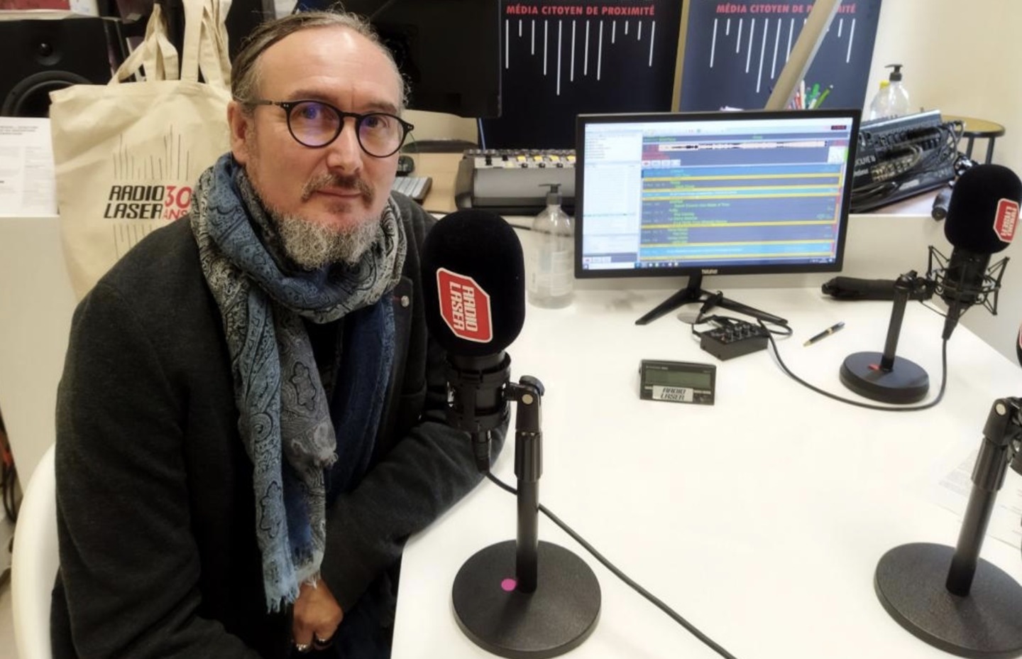 Sciences. La chimie verte à l’Institut des Sciences chimiques de Rennes présentée par  Ludovic Paquin